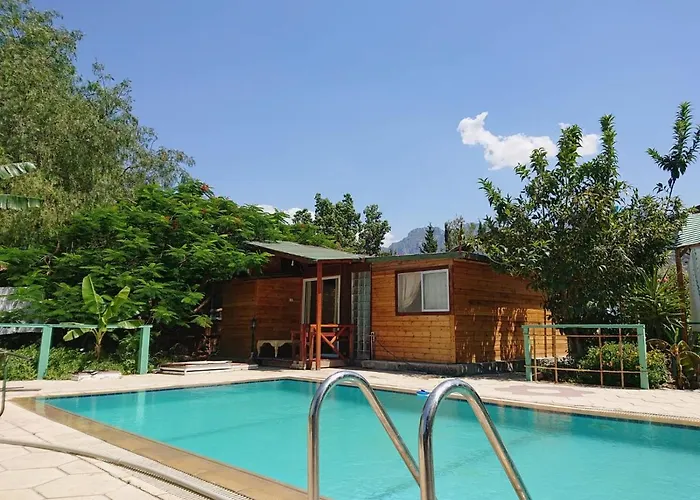 Green Bungalow Elea photo