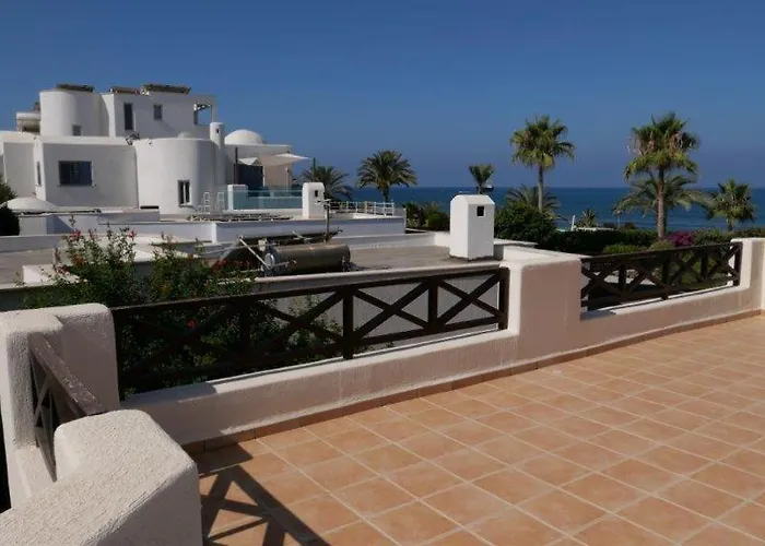 Resitour - Apollo Beach Villa 37 Klorakas photo