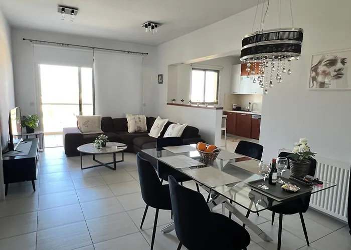 Queens Boutique Apartment 2Br Agios Dhometios photo