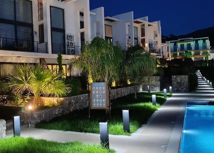 Photo de Idyll Homes The Penthouse Avdhellero