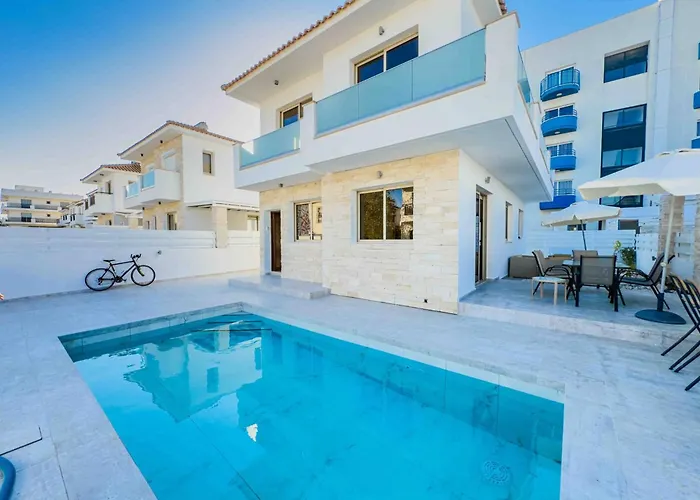 Pierre 9 Villa - Private Pool, Jacuzzi, Seaview Paralimni photo