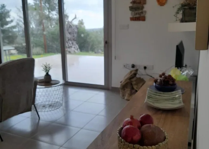 הוילה Lythrodhondas Olive & Pinetree House תמונה