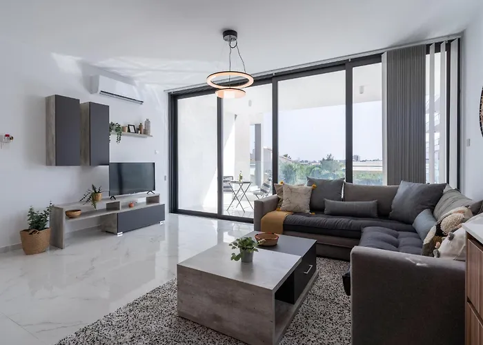 Taupe'S 2-Br Apartment & Balcony In Larnaca Livadhia fotorgafie