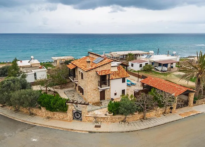 صورة فيلا Petrochtisto Coastal Escape With Pool And Sea Views بوموس