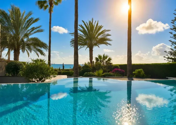 Beachfront 7 Bdr Spa Villa Mazotos fotorgafie