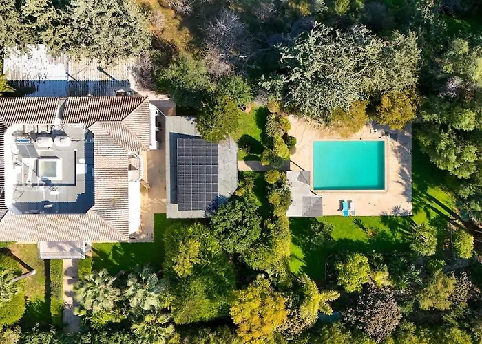 Anton Grand Estate - 5Br Villa With Private Pool Aradhippou foto