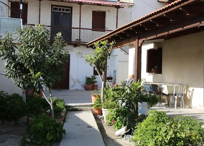 Elisabet Traditional House Guest House Anaphotia photo
